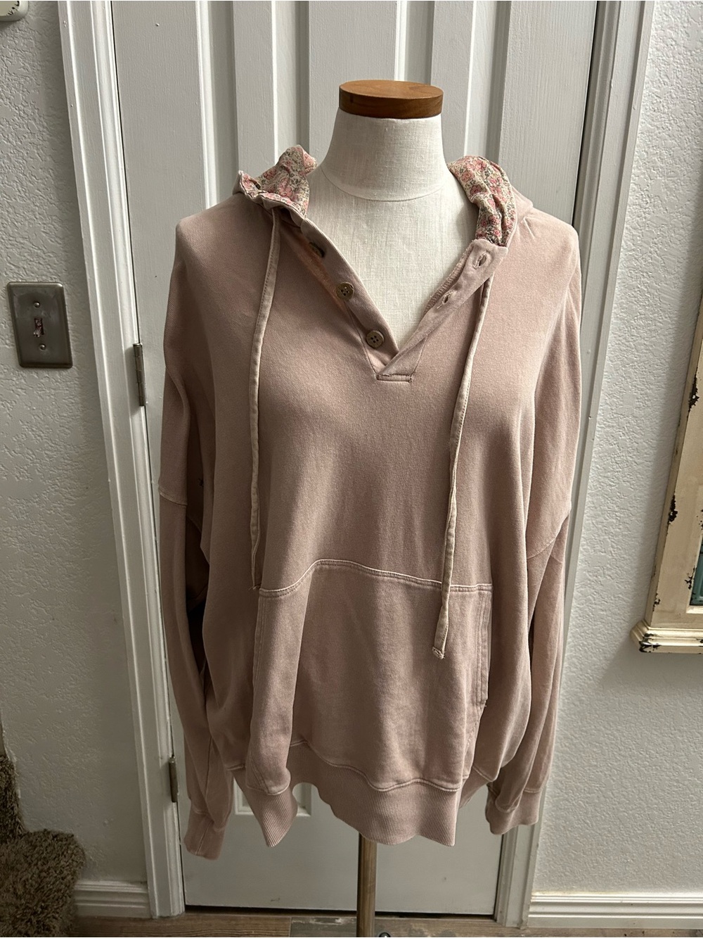 easel Blush Pink Hooded V-Neck Pullover Sweater
